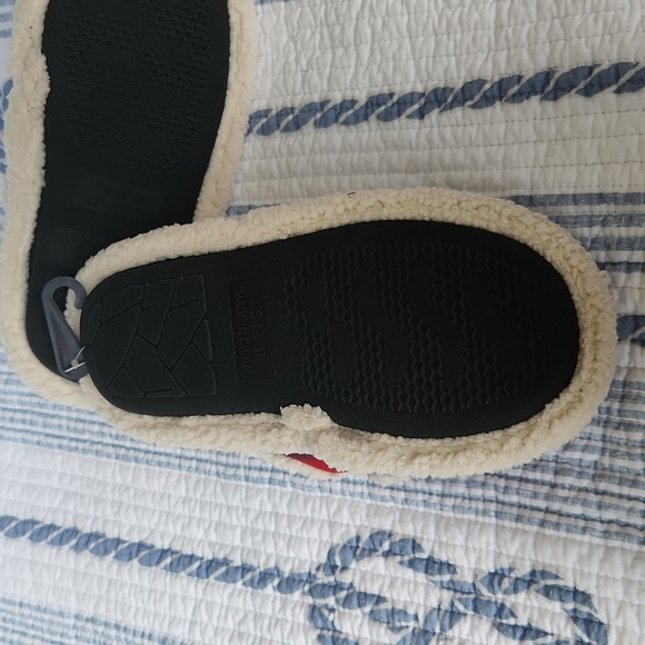 Willow Bee Kid's Slippers NWT - Picture 3 of 4